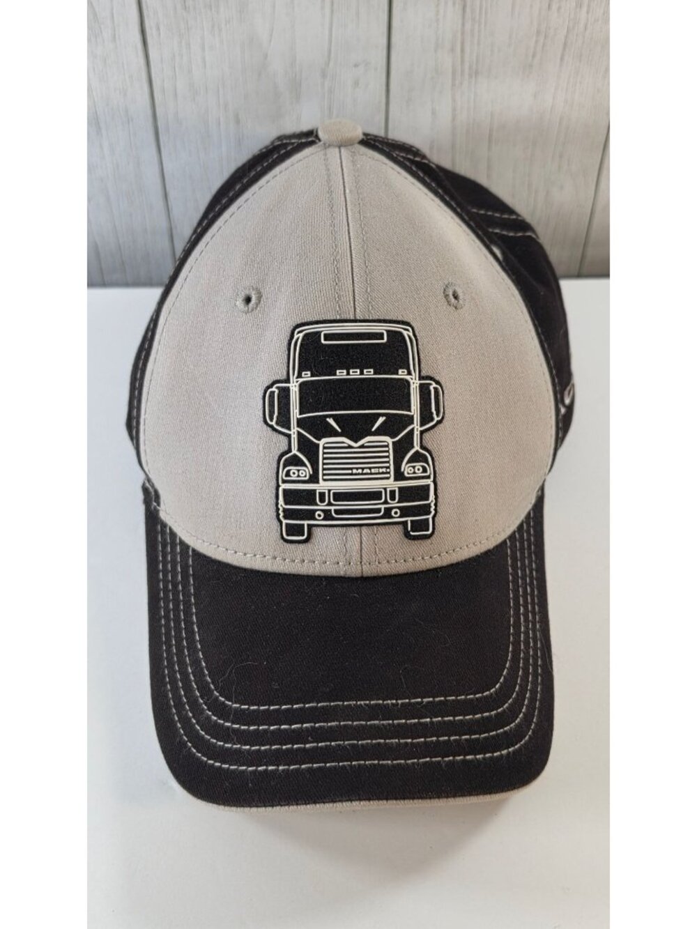 MACK TRUCK TRUCKER HAT CAP BASEBALL LICENSED BLACK BULLDOG VINTAGE